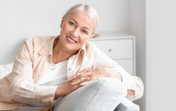 Com qual a idade a menopausa começa?