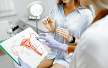 É necessário continuar indo ao ginecologista depois da menopausa?